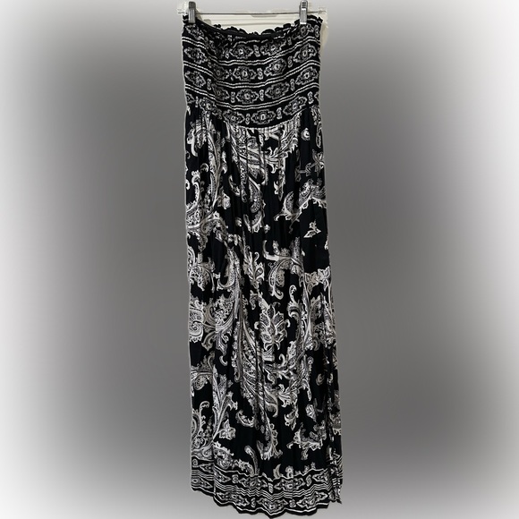 Angie Black and Cream Paisley Maxi Dress- never worn - Picture 2 of 6